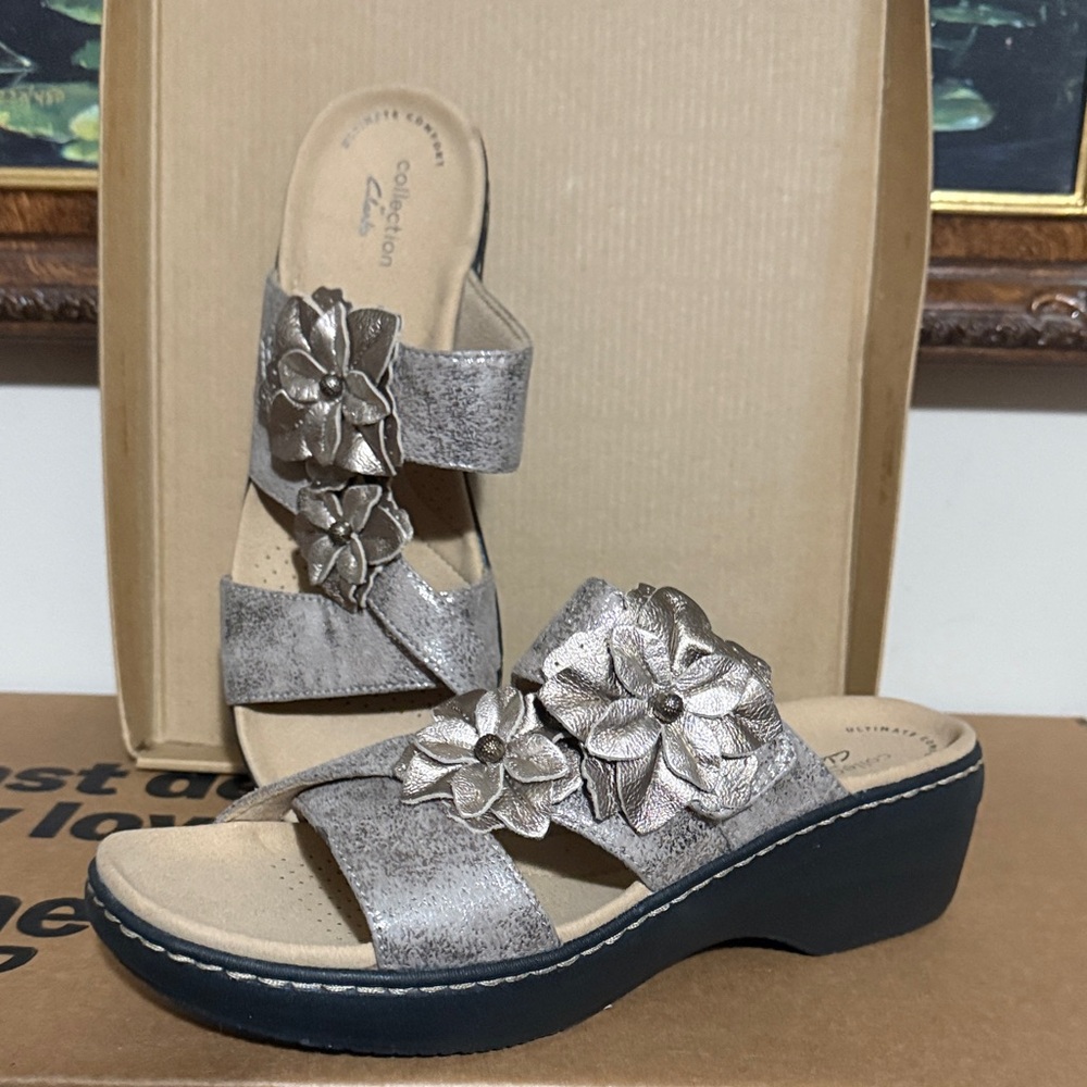 Collection B Women's Silver Floral Sandals
